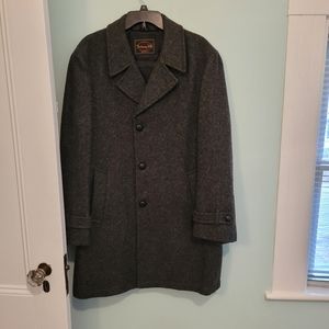 Botany 500 men's wool coat, grey button down, 45R